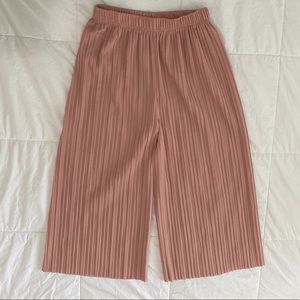 Wide palazzo pleated pants! Super cute and comfy